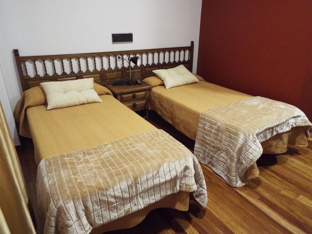 Hotel Ansuina Banos Del Molgas Luaran gambar